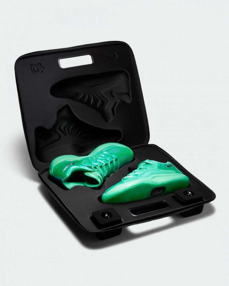 熊猫体育下载-Nike全明星主题球鞋！包含字母哥&amp;KD&amp;布克&amp;约内斯库 无老詹签名鞋