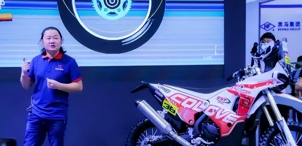 熊猫体育下载-夺冠才两天,人民日报接连点名张雪,释放三个强烈信号,字字珠玑